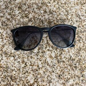 cute black sunglasses😎